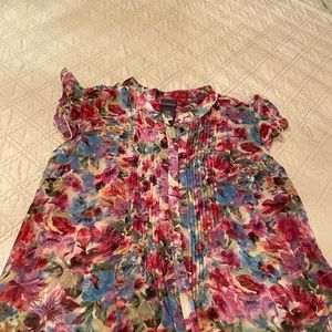 Multi color floral feminine blouse w/under tank XL